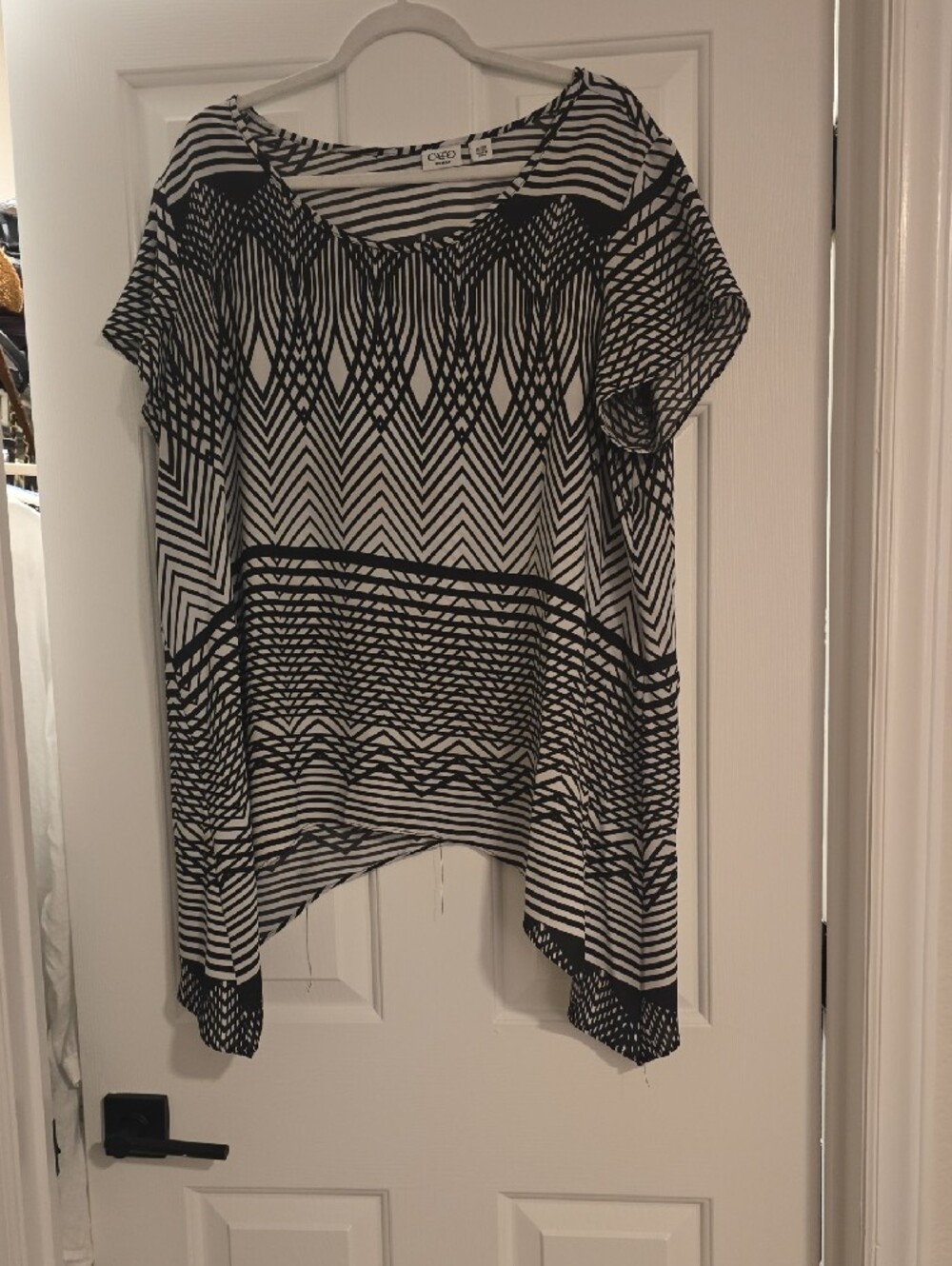 Cato Black & White Geometric Short Sleeve Tunic - Picture 3 of 4